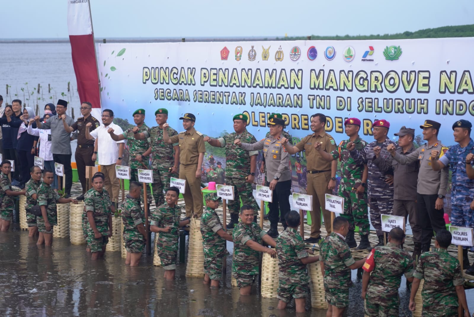 Jendral Kelahiran Madura Hadiri acara Puncak Penanaman Mangrove Nasional