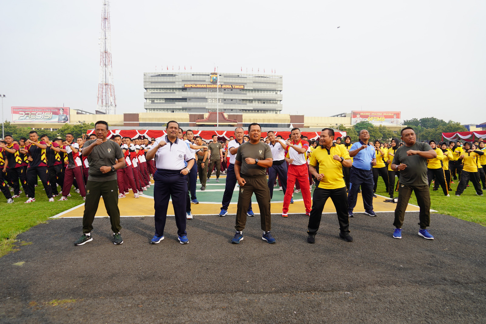 Olah Raga Bersama Perkokoh Sinergitas dan Soliditas TNI-POLRI