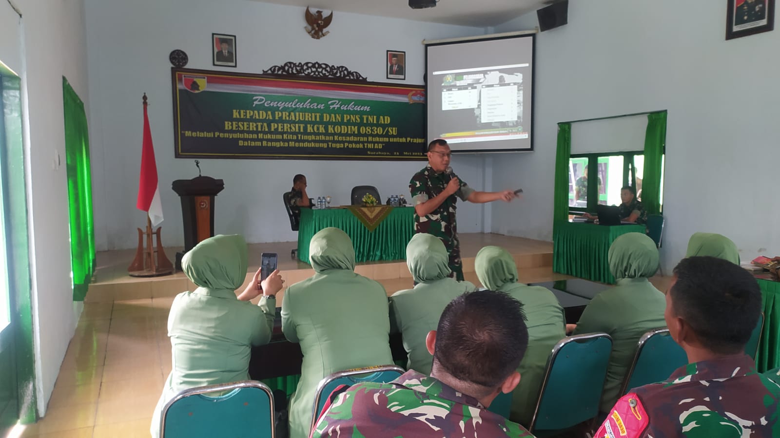 Kodim 0830/Surabaya Utara Gelar Penyuluhan Hukum bagi Prajurit, PNS dan Persit