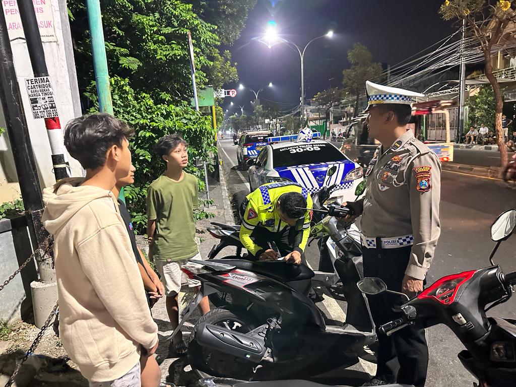 Patroli Samapta Polres Gresik cegah aksi Balap Liar