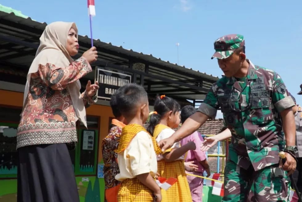 Tinjau Hasil TMMD ke-116 Nganjuk, Danrem : Semoga Dirawat dan Bermanfaat Bagi Semuanya