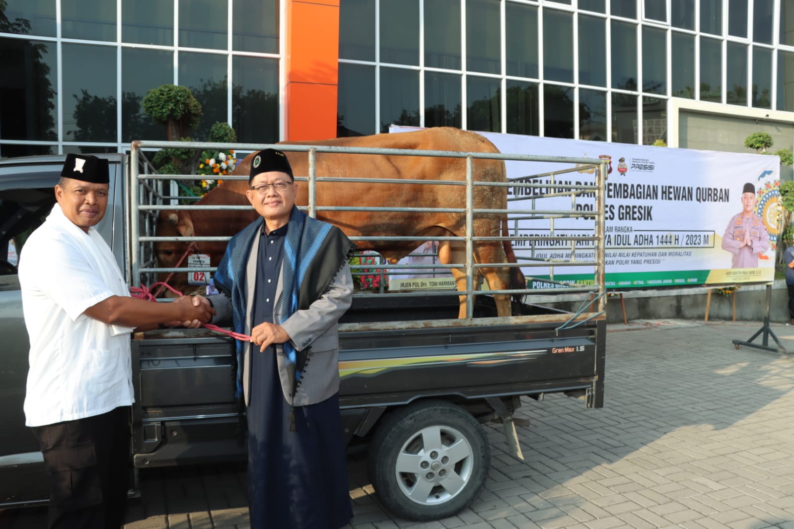 Ratusan Personel Polres Gresik Jamin Keamanan Hari Raya Idul Adha 2023/1444H di Gresik