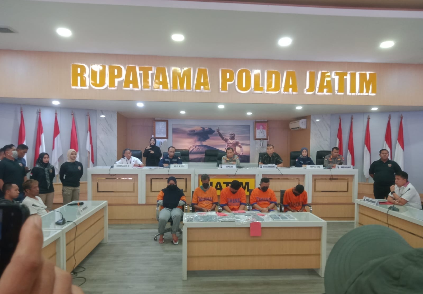 Lima Oknum Pelaku TPPO Ditangkap Ditreskrimum Polda Jawa Timur
