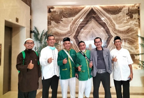 Puasa Arafah Tidak berdasarkan wukuf haji di Arofah  Arab Saudi