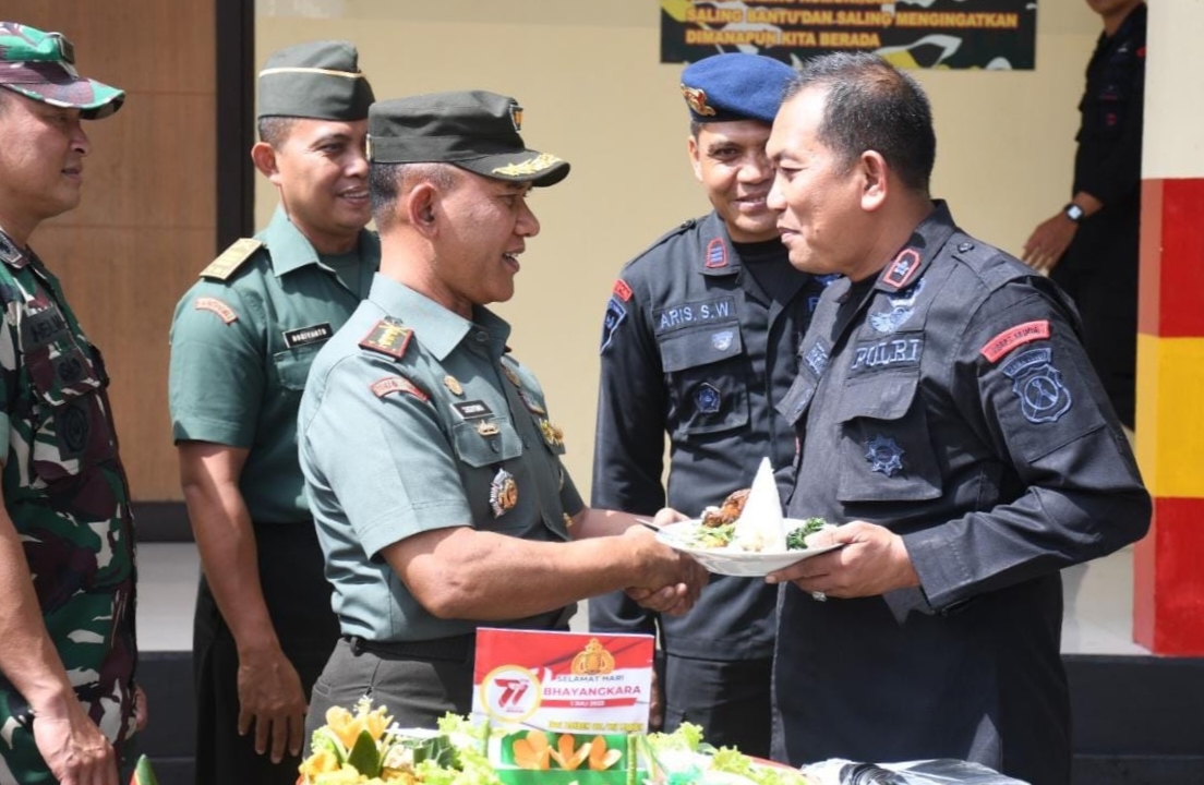 Hari Bhayangkara ke-77, Danrem 081/DSJ Sambangi 3 Instansi Polri di Madiun