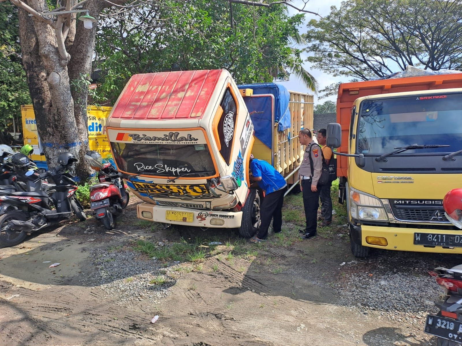 Sat Lantas Polres Gresik Beri Pelayanan Terbaik ke Masyarakat Wajib Pajak di Samsat