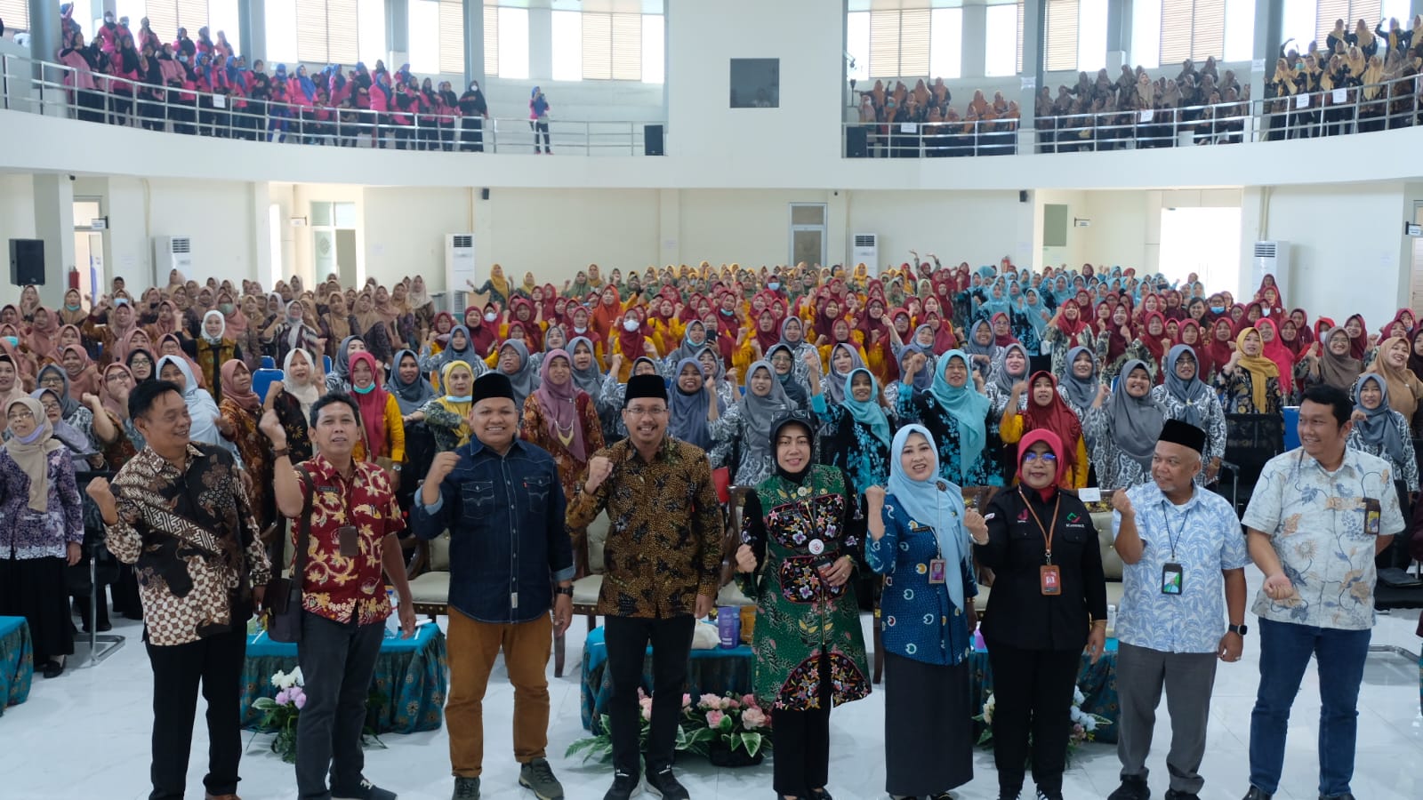 Bupati Sidoarjo Gelontor Insentif Dan Honor 190 NAKES serta 10.558 Kader POSYANDU