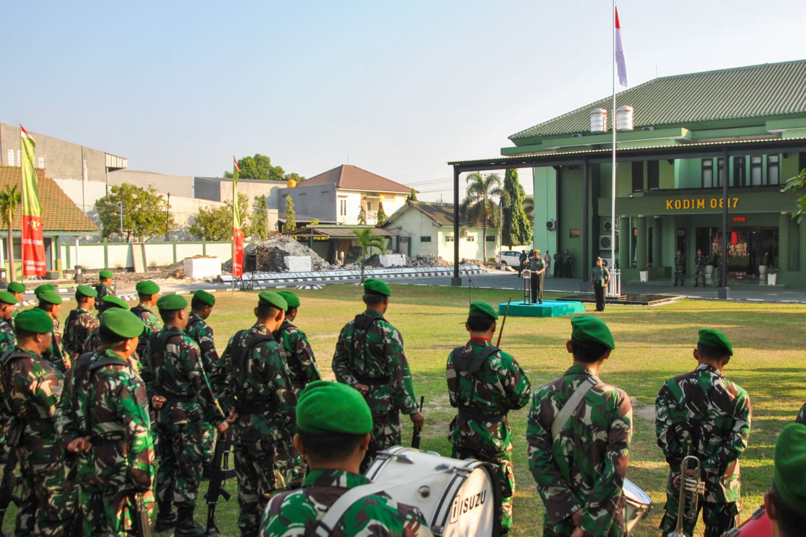Penekanan Irup dalam Upacara Bendera, Seluruh Anggota Kodim Gresik agar Menjaga Profesionalisme dan Kekompakan