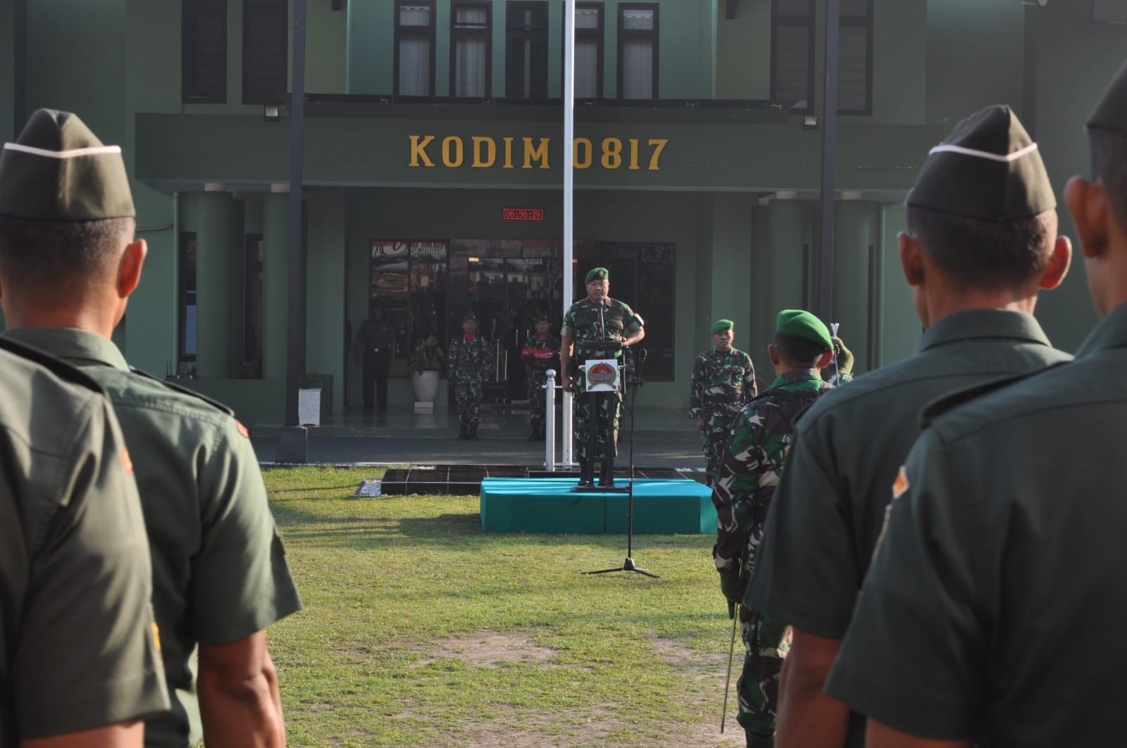 Dandim Gresik Berikan Pesan dan Himbauan pada Seluruh Prajuritnya dalam Upacara Bendera Hari Senin