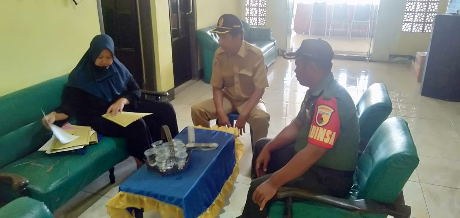 Komsos Babinsa Cangkir Bersama Perangkat Desa dan Warga Binaan, Tingkatkan Sinergitas dan Kerjasama di Wilayah Desa