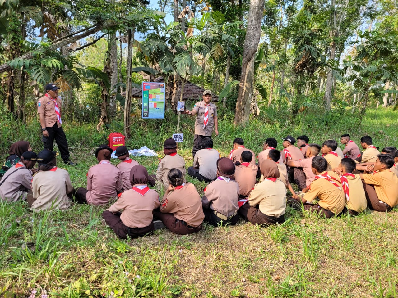 Kodim 0830/Surabaya Utara Dampingi Sekolah Binaan Ikuti Kegiatan Persami Saka Wira Kartika Tingkat Daerah TA. 2023 Kodam V/Bawijaya