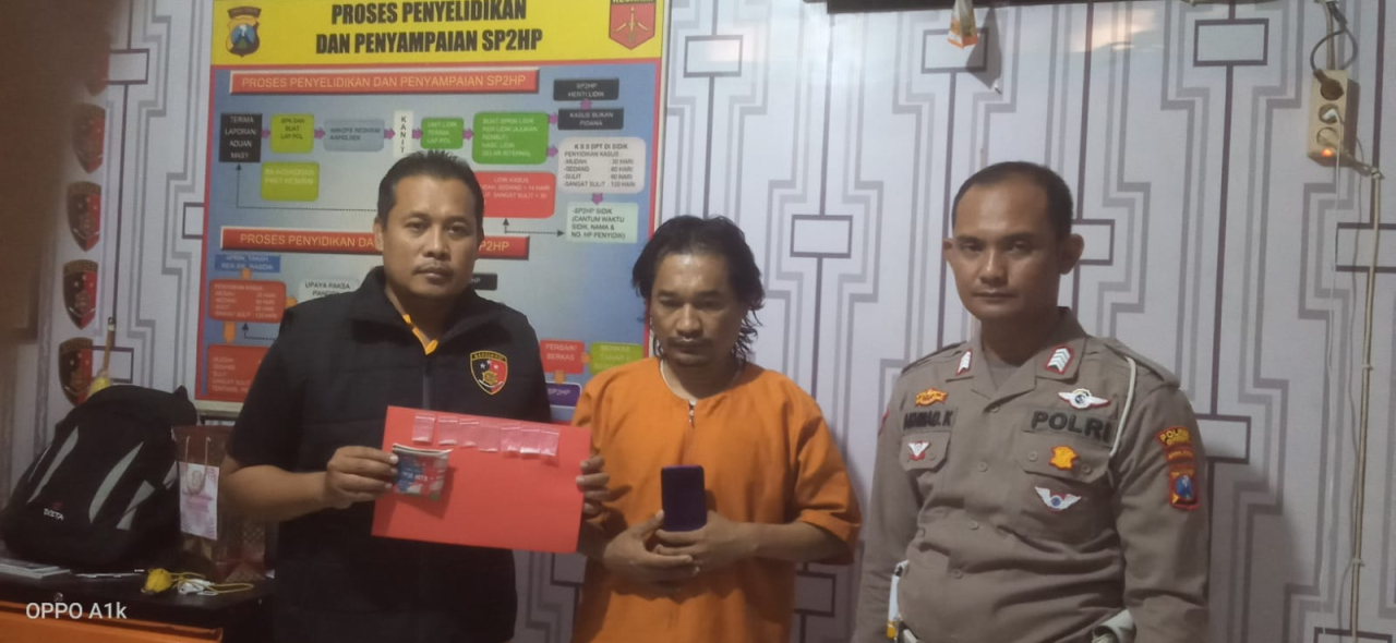 Polsek Duduksampeyan Ringkus Dua Pengedar Narkoba di dekat SPBU