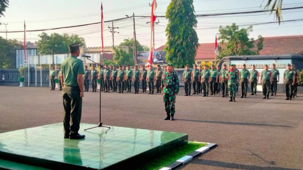 Pupuk Jiwa Nasionalisme Kodim 0830/Surabaya Utara Dalam Upacara Bendera