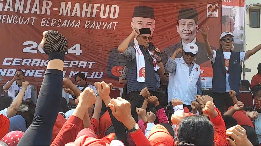 Dukung Ganjar Mafud Team Relawan Siber Sapa Warga Malang