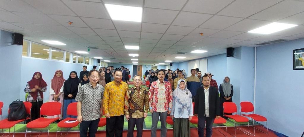 Director General TETO Surabaya Isaac Chiu, berikan Kuliah Hubungan Pekerja Migran di UINSA