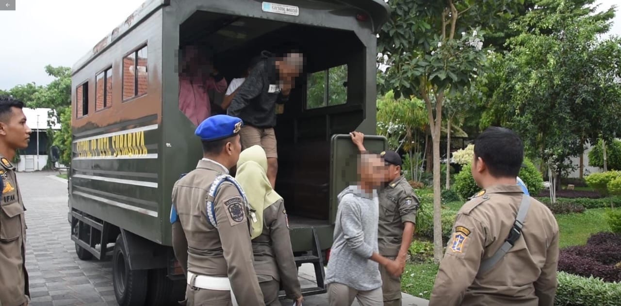 Remaja di Surabaya Dapat Sanksi Hukuman Merawat ODGJ, Gegara Hendak Tawuran