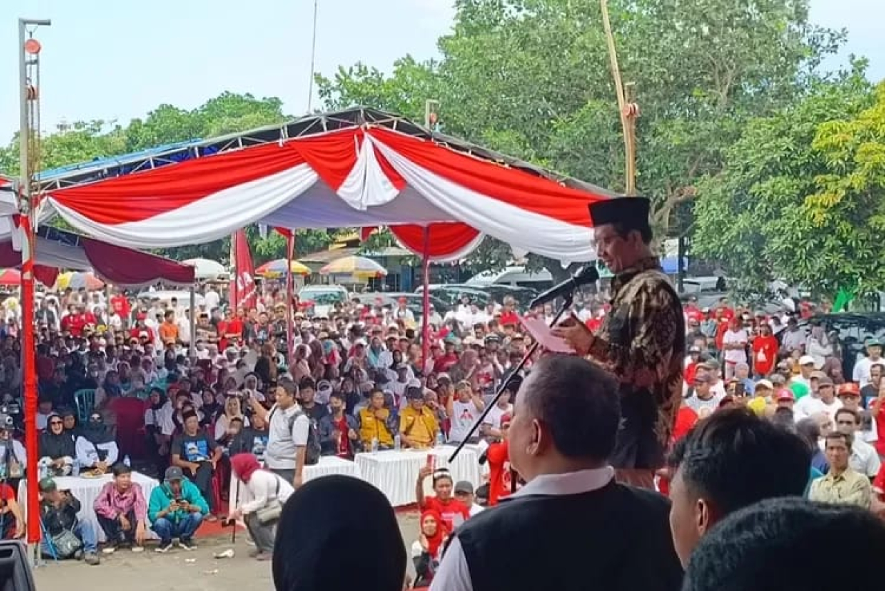 Disambut Ribuan Nelayan dan Petani Di Banyuwangi, Cawapres Mahfud MD Suarakan Kebangsaan