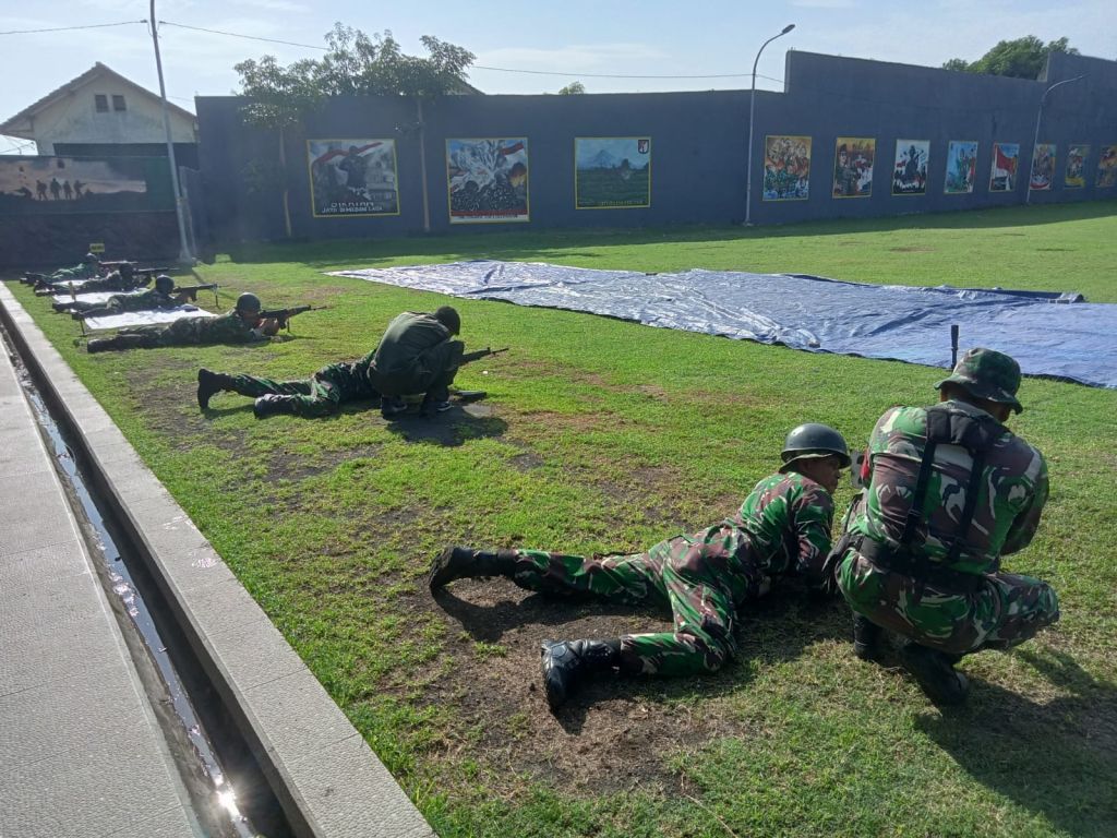 Kodim 0830/Surabaya Utara Gelar Latihan Menembak Tingkatkan Profesionalitas