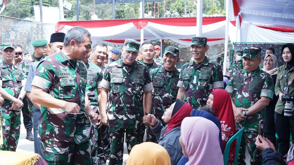 Jelang Nataru, Polres Situbondo Bersama Dishub Tes Urine Sopir dan Cek Kelaikan Kendaraan Umum