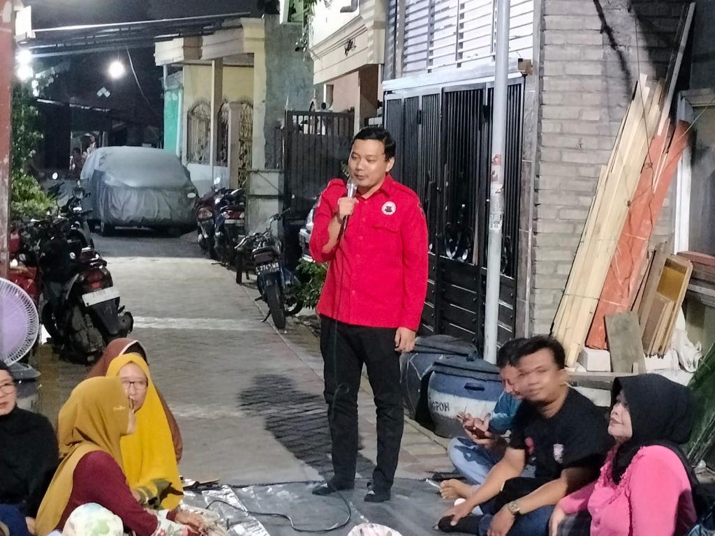 Fuad Bernardi Putra Mantan Walikota Surabaya Hadiri HUT PDIP Yang Ke 51 Bersama Warga Gadel