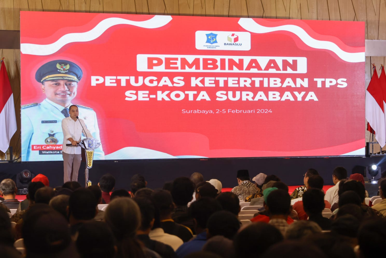 Pembinaan Petugas Ketertiban TPS se-Kota Surabaya, Wali Kota Eri: Kita Jaga Persaudaraan