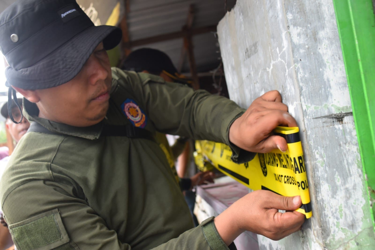 Satpol PP Surabaya Lakukan Penyegelan Ulang, Akibat Pedagang Nekat Buka Segel