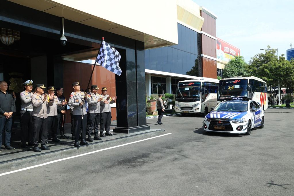 Kapolda Jatim Berangkatkan 1.013 Personel Amankan Pemilu 2024