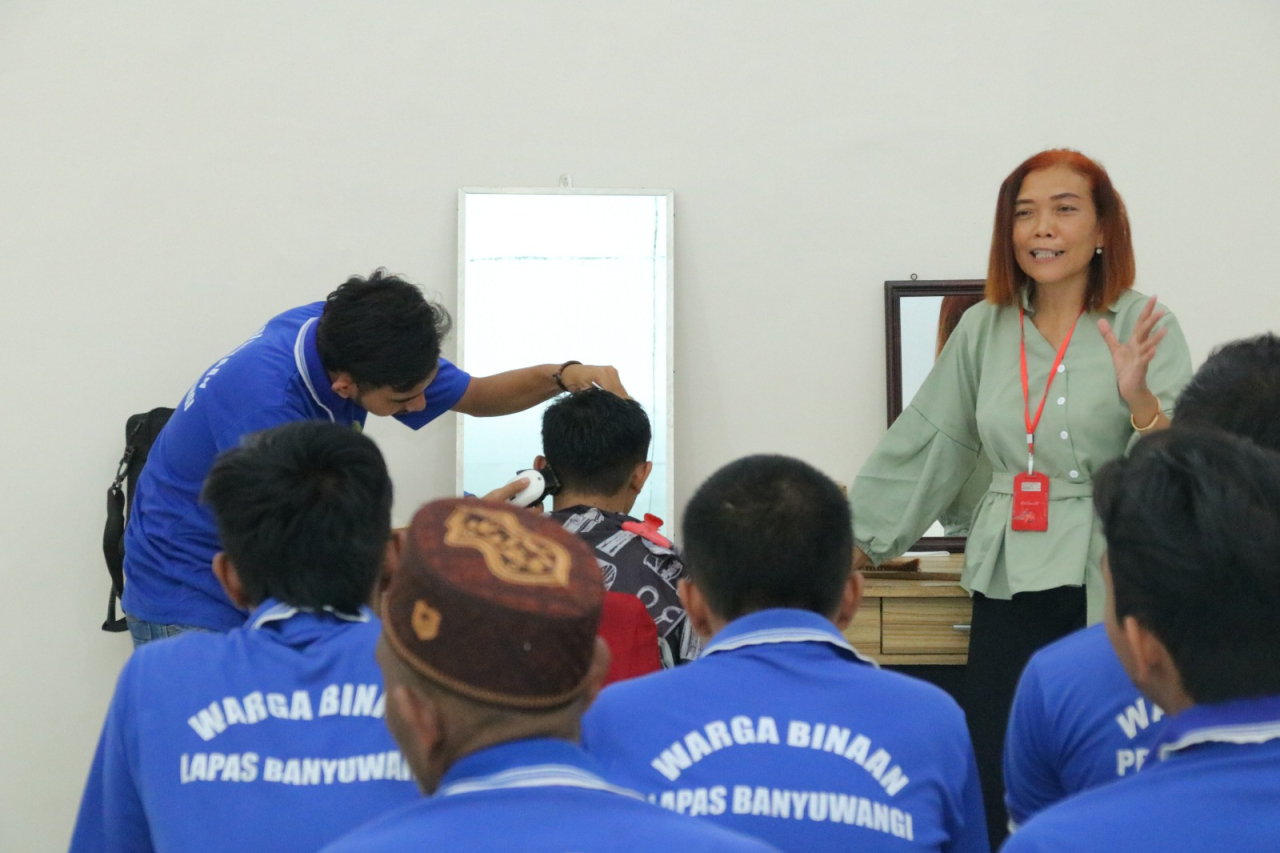 Warga Binaan Lapas Banyuwangi Dibekali Keterampilan Barbershop