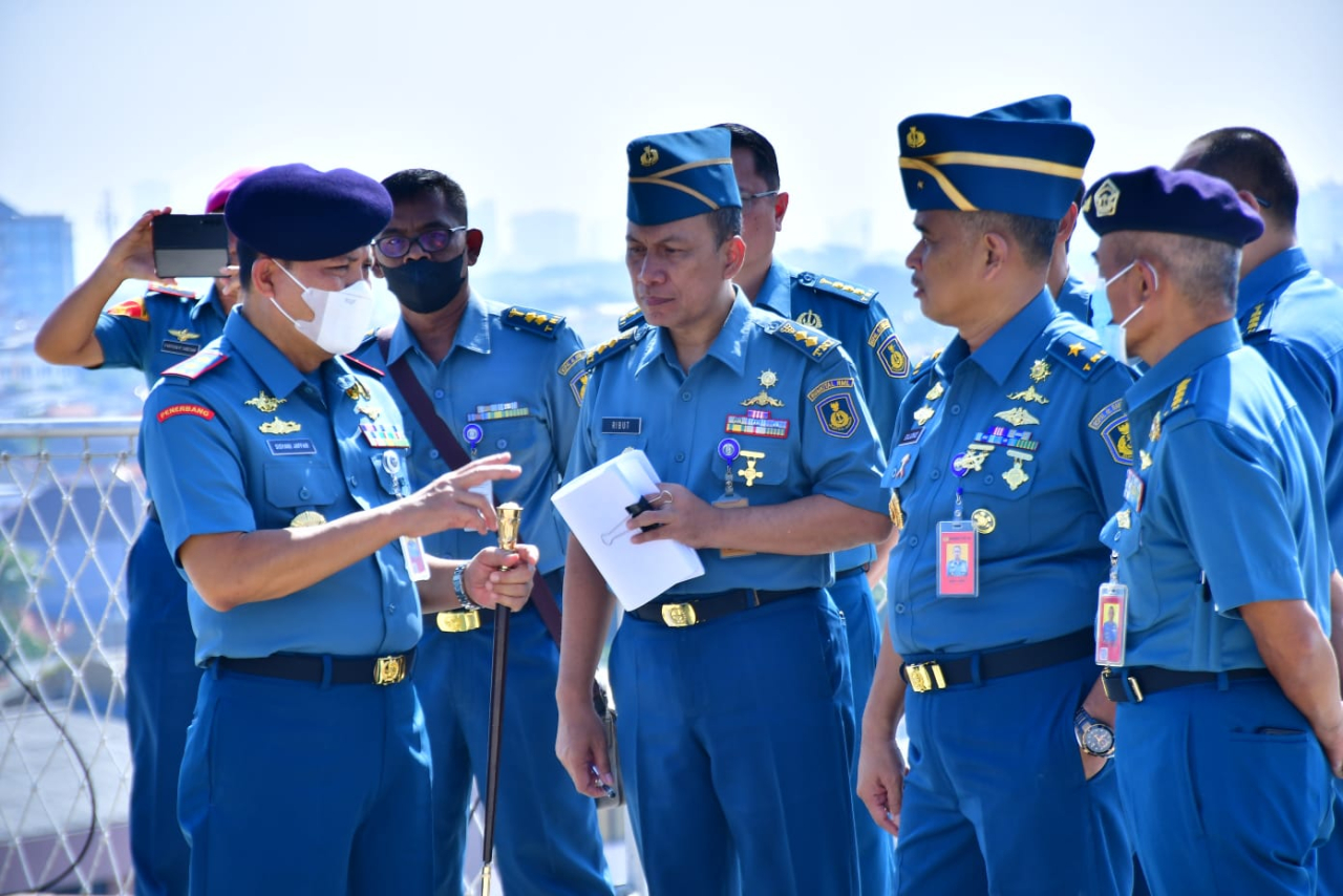Komandan Puspenerbal Tinjau Pembangunan Fasilitas Helipad di RSPAL dr. Ramelan Surabaya