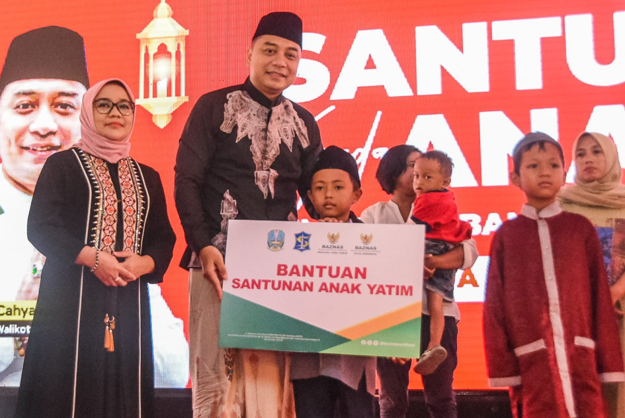 Baznas Surabaya Salurkan ZIS untuk Ribuan Keluarga Miskin dan Anak Yatim