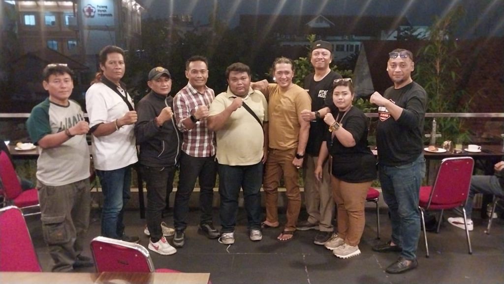 AWS Satukan Hati Bersama Kasat Intelkam Polrestabes Surabaya Dalam Ceria Ramadhan