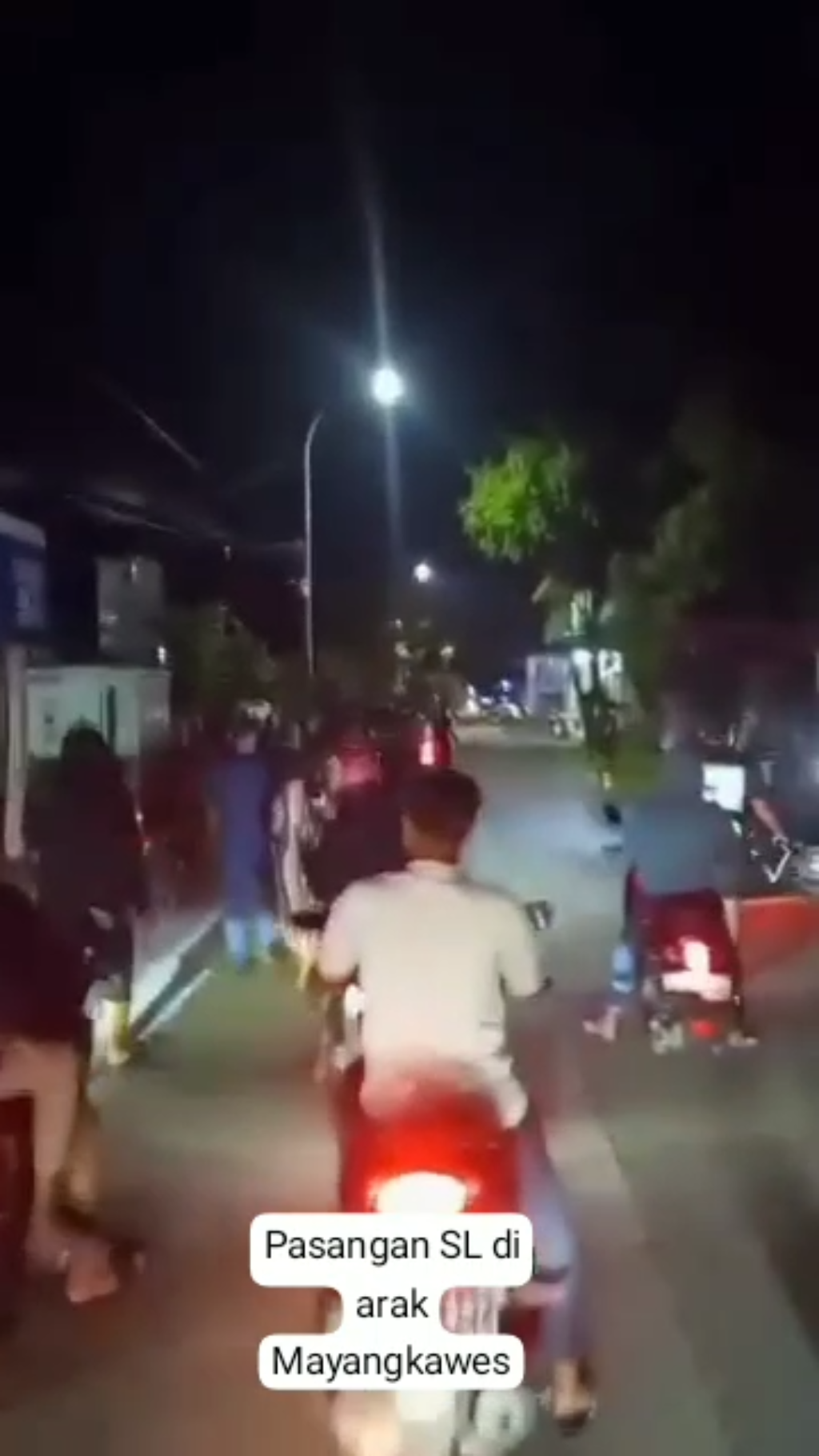 Di duga Selingkuh, Pasangan ini di Arak Warga