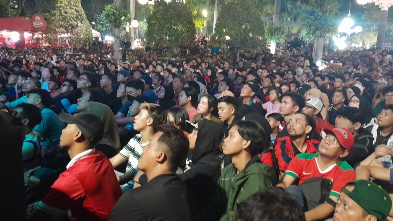 Nobar Piala Asia U-23 Indonesia vs Uzbekistan, Warga Surabaya Padati Balai Kota Surabaya