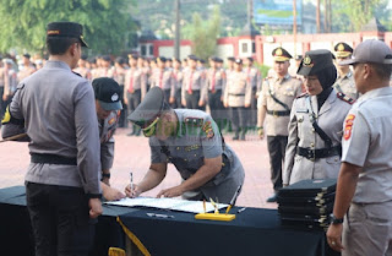 Sertijab Perwira Dilingkungan Polres Karawang