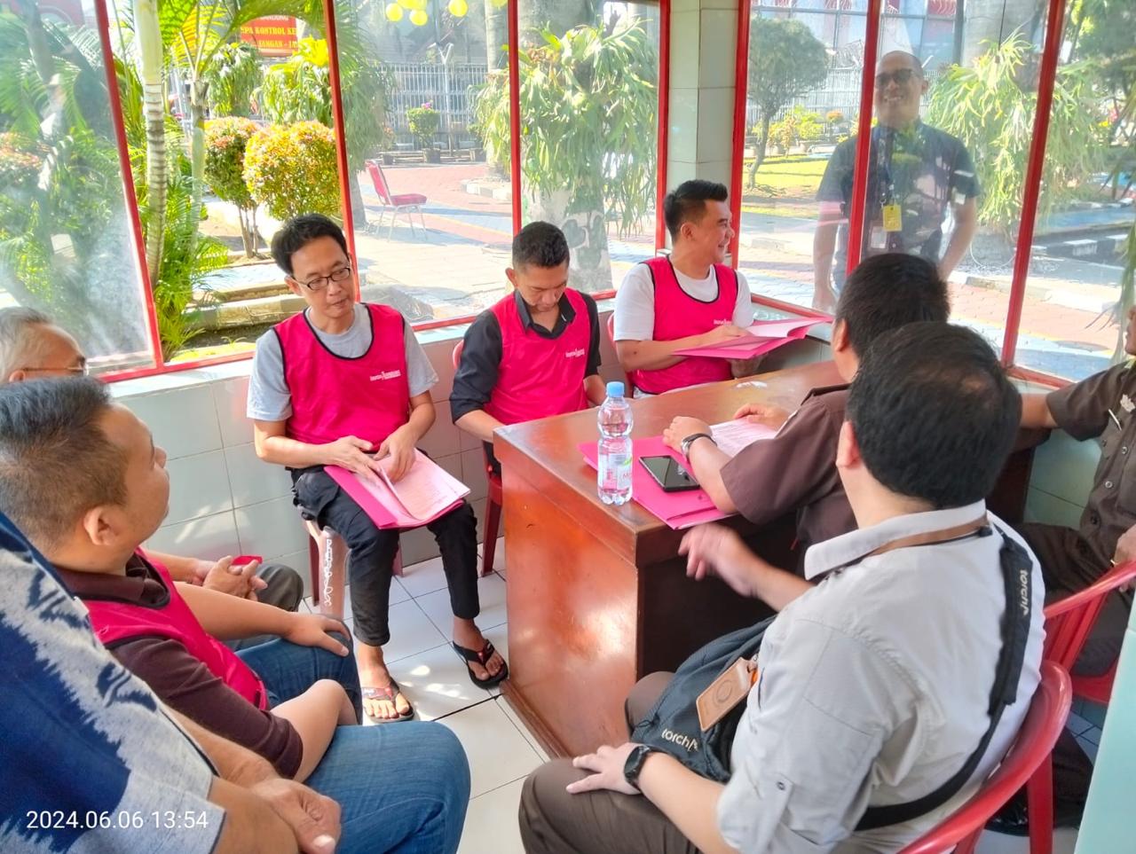 Pelimpahan Tersangka Tipikor Kredit Fiktif Bank Intan Jabar Ke Jaksa penuntut umum Garut (Foto: Dok istomewa)