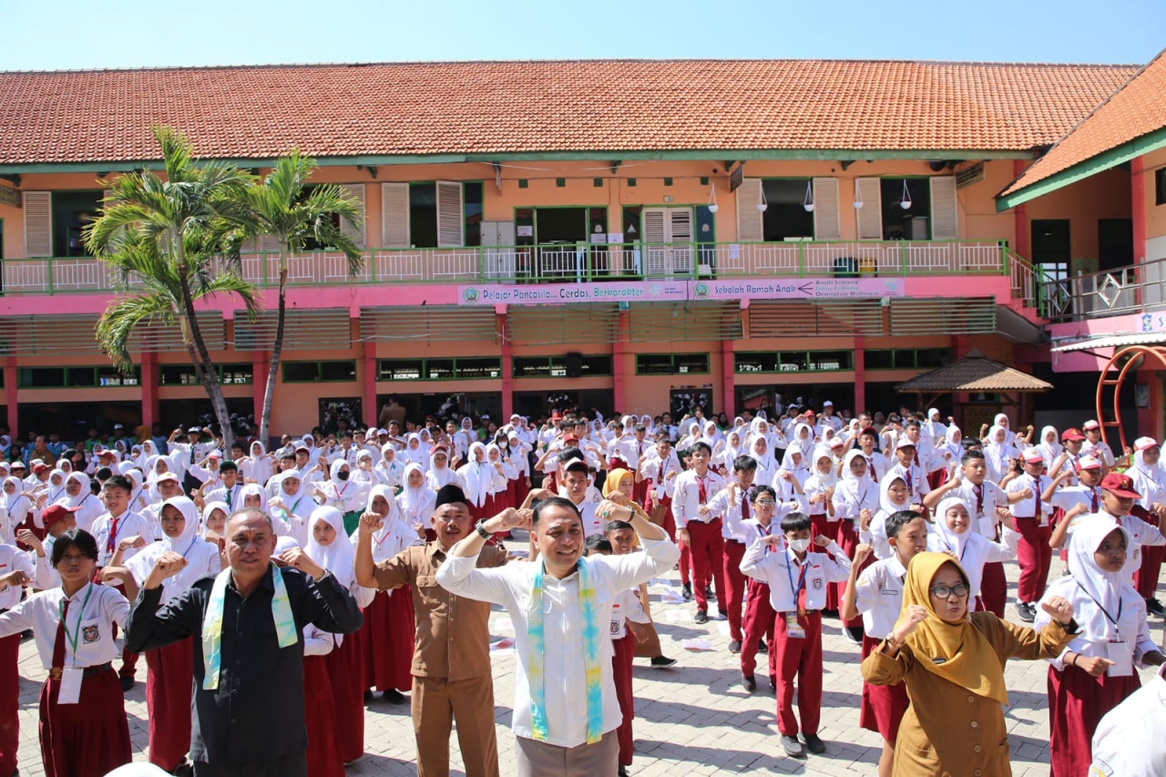 Stop Bullying, Wali Kota Eri Cahyadi Tinjau Pelaksanaan MPLS di Sekolah Negeri dan Swasta