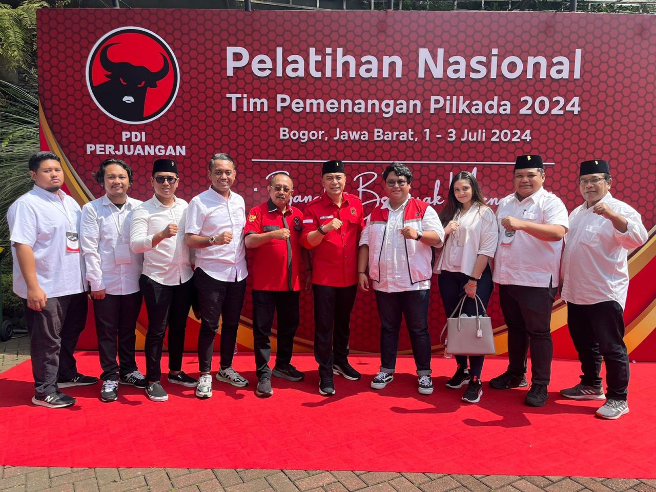Tim 9 Pemenangan Pilkada Eri-Armuji di isi banyak anak muda !