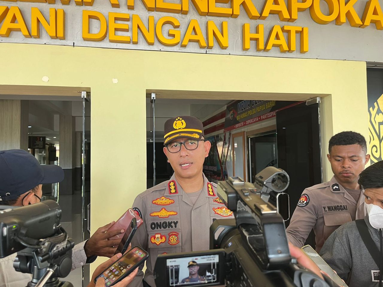 Kapolri Mutasi 3 pju dan 1 Pamen Polda Papua Barat