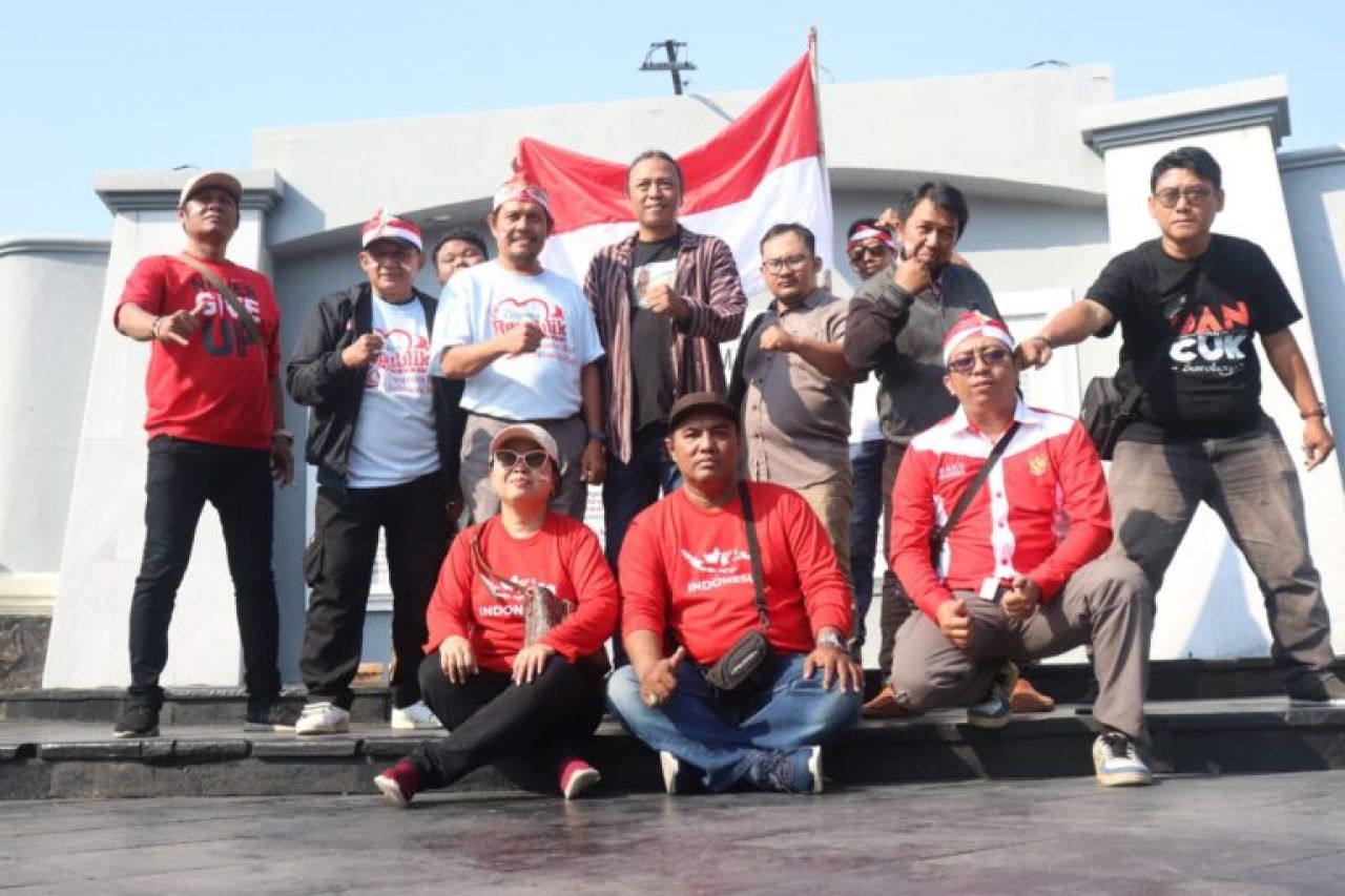 AWS Peringati Hari Kemerdekaan RI ke-79 Dengan Konvoi Bendera Dan Bakti Sosial