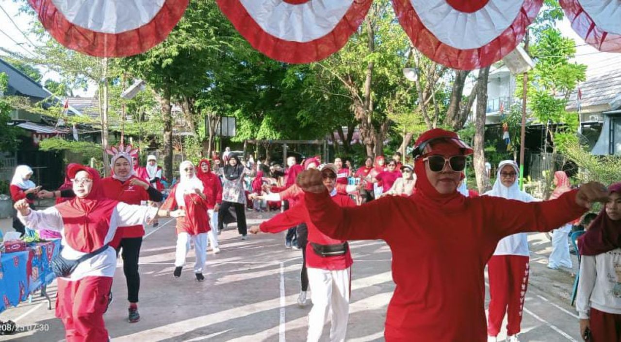 Jalan Santai dan Senam Sehat dalam Rangka Memperingati HUT RI ke -79 di Perumahan Griya Antang Harapan Makassar