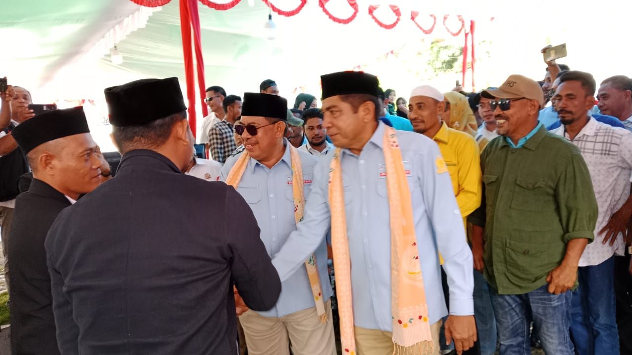 Ribuan massa BK- UHS berjalan kaki menuju ke KPU Halmahera selatan maluku Utara Rbu tgl 28 Agustus 2024.