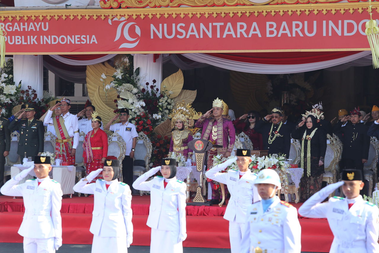 Wali Kota Eri Beserta Jajaran Pemerintahan Gunakan Pakaian Adat di Upacara HUT RI ke-79