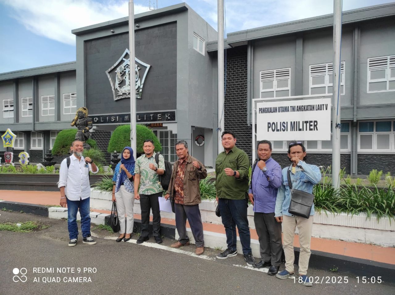 Foto FMMM usai menerima bukti lapor ke POMAL