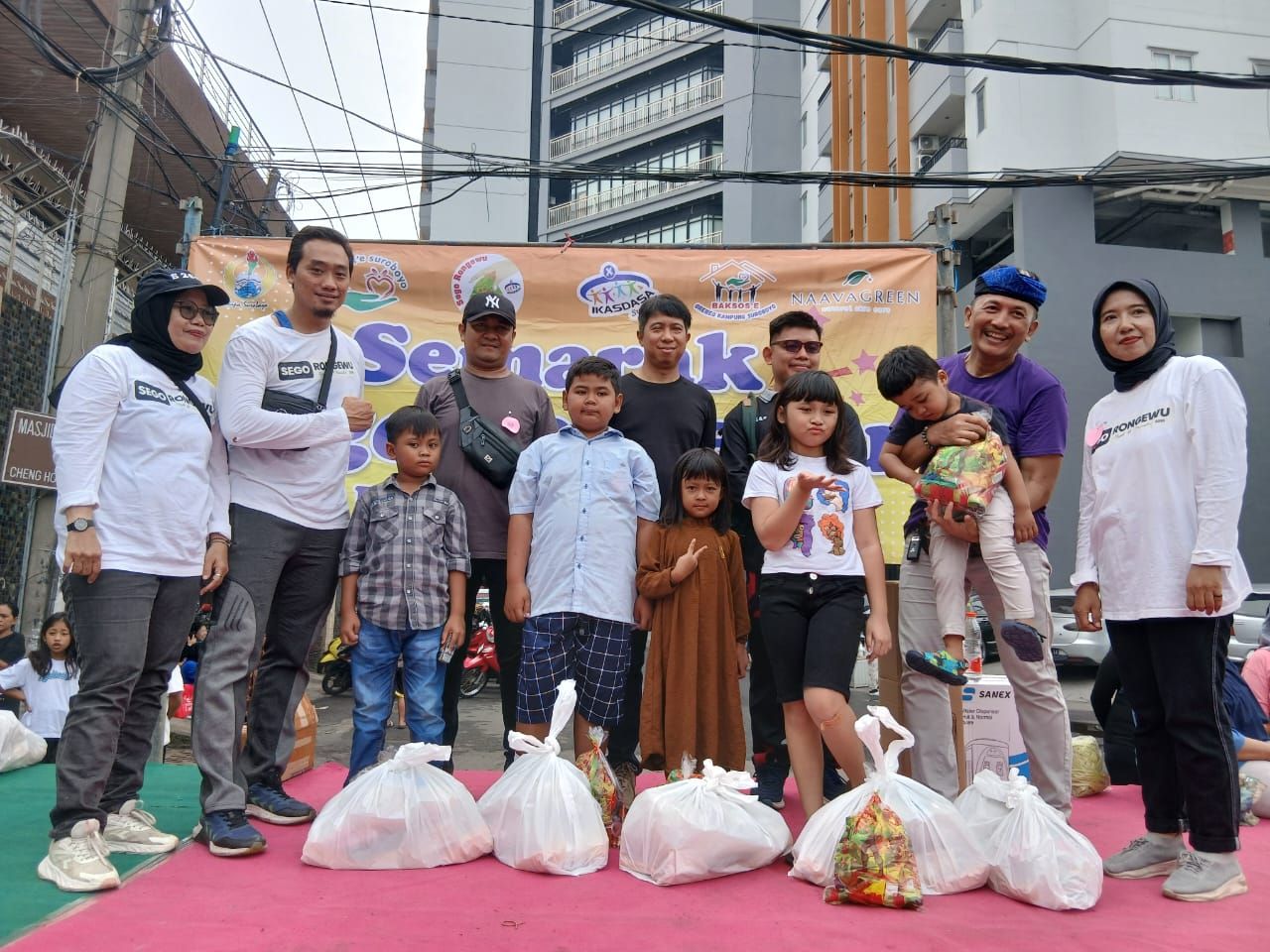 Gelar Semarak Sego Rongewu Kel Kapasari Kec Genteng