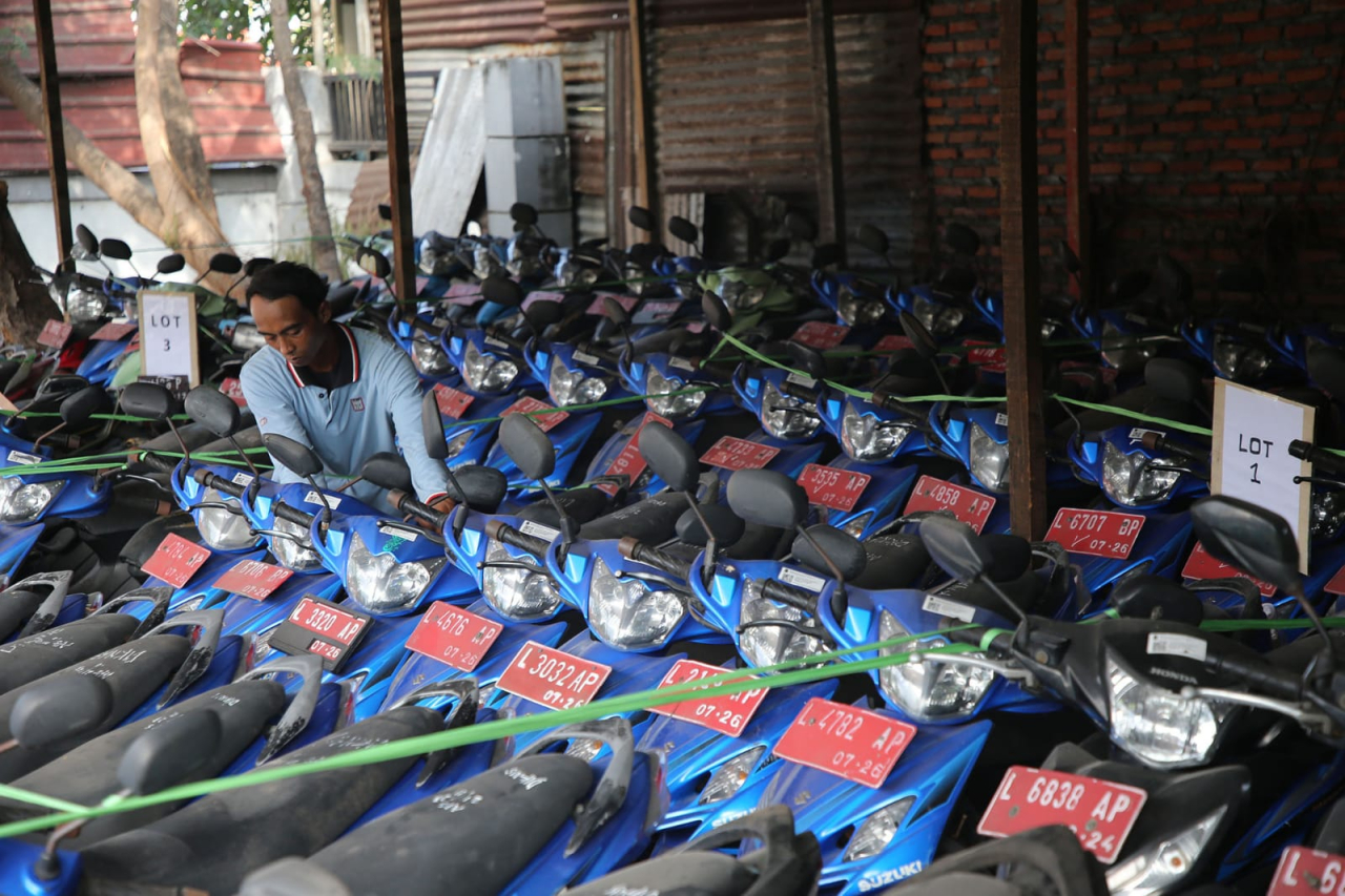Sebanyak 74 Unit Kendaraan Eks Kepala Perangkat Surabaya di Lelang