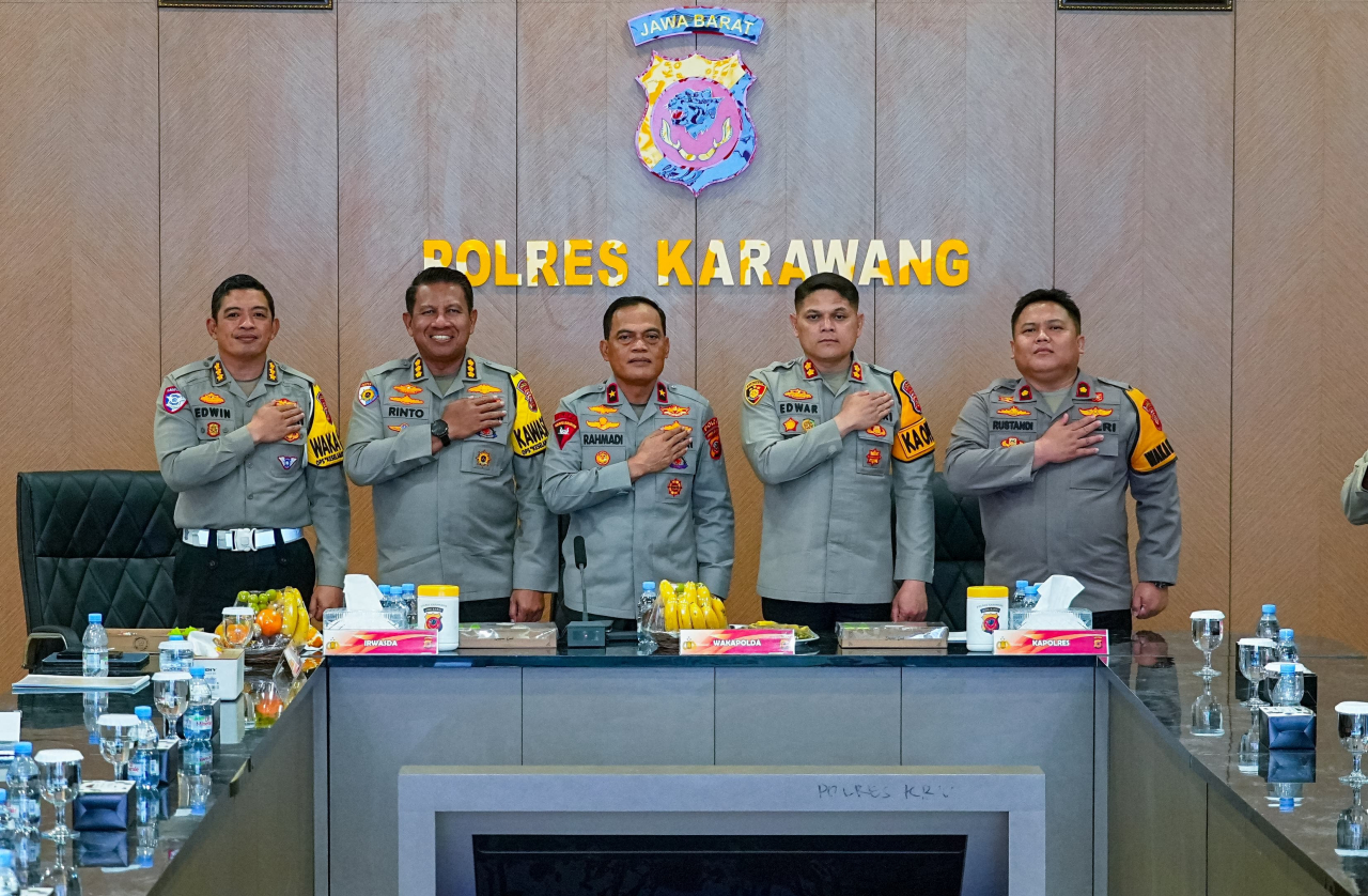 Wakapolda Jawa Barat, Brigjen Pol. Drs. K. Rahmadi saat mengunjungi Polres Karawang (Foto: Dok istimewa)