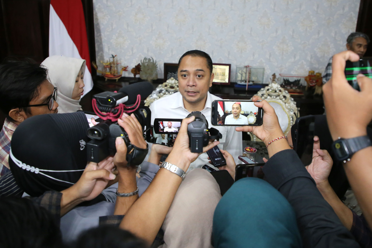 Wali Kota Surabaya Eri Cahyadi tak main-main soal perusahaan yang menahan ijazah karyawan, akan mencabut izin usaha (Foto: Dok Istimewa) (Foto: dok istimewa)
