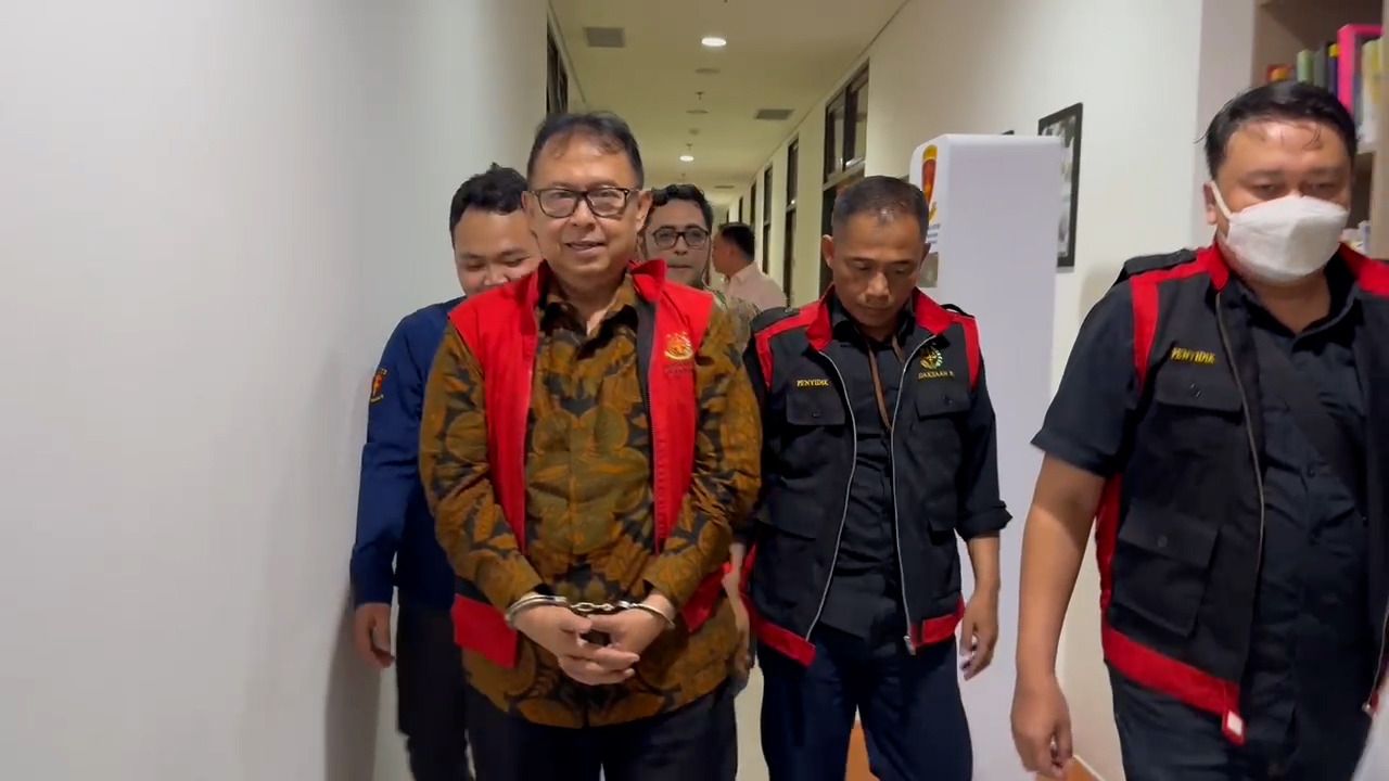 Kejati Jabar Tahan Mantan Sekda Bandung Terkait Kasus Korupsi