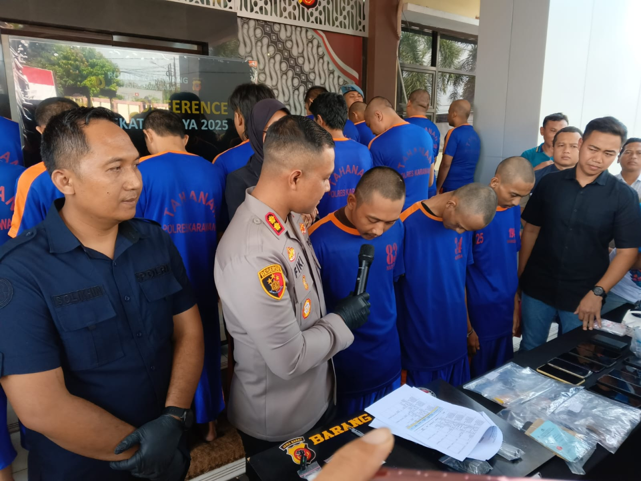 Polres Karawang Ungkap Barang Bukti Sabu-Sabu 1 Kilo, 31 Tersangka di Hadirkan