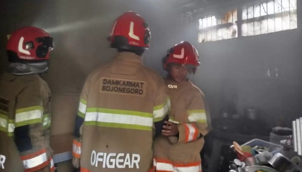 Dapur Rumah Warga di Jalan Ade Irma Bojonegoro Kebakaran